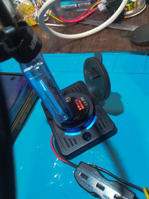 Автомобільна швидка зарядка 2 USB-A QC 45W