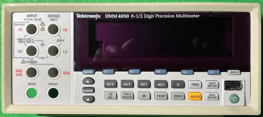 Передняя панель мультиметра Tektronix DMM4050