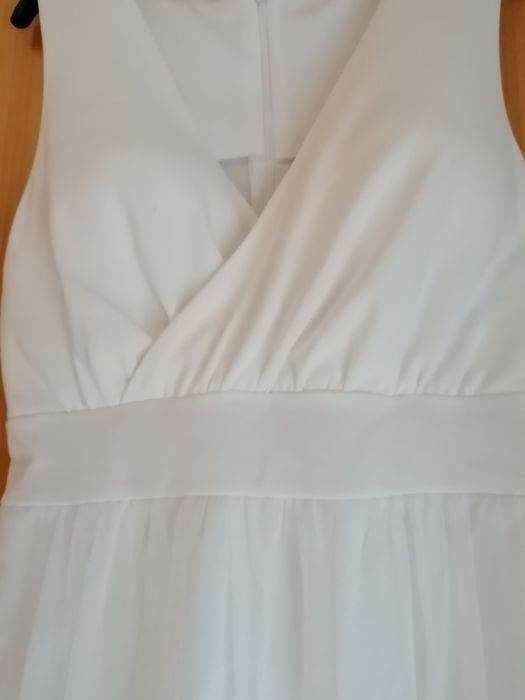 Vestido  cintado branco  em cetim e tule Tam  M