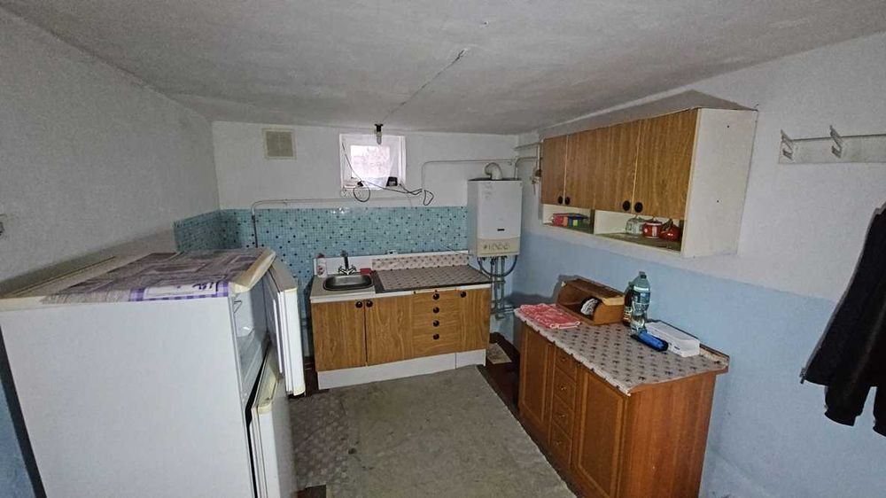 Неподалік від Ж.Д,вокзалу продається утеплений будинок в Яготині