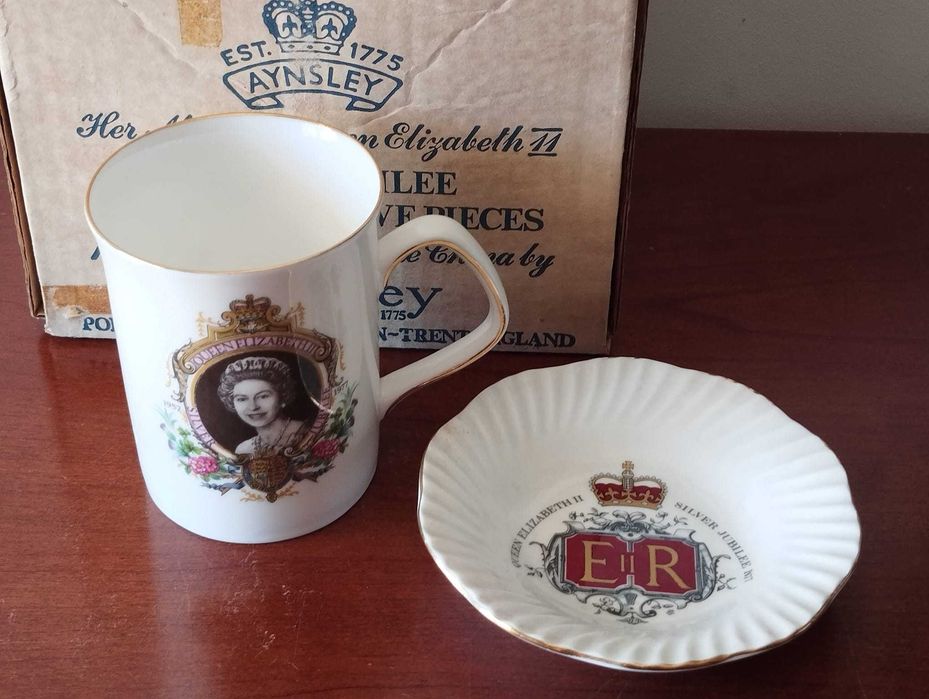 Caneca e Prato Jubileu 1977 Rainha Elizabeth II