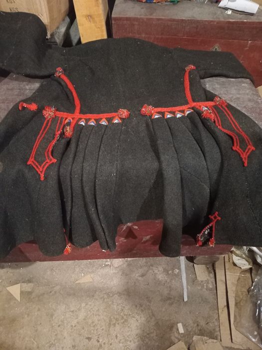 Продам старовинні речі, полотно з натурального льону хустки, сорочки,