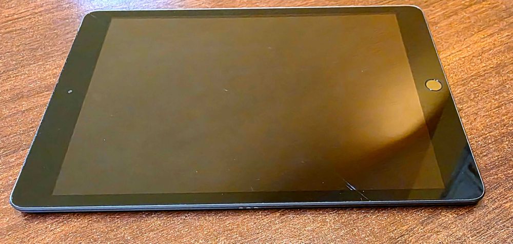 Tablet Apple Ipad 7 generacji A2198 10,2", LTE Cellular