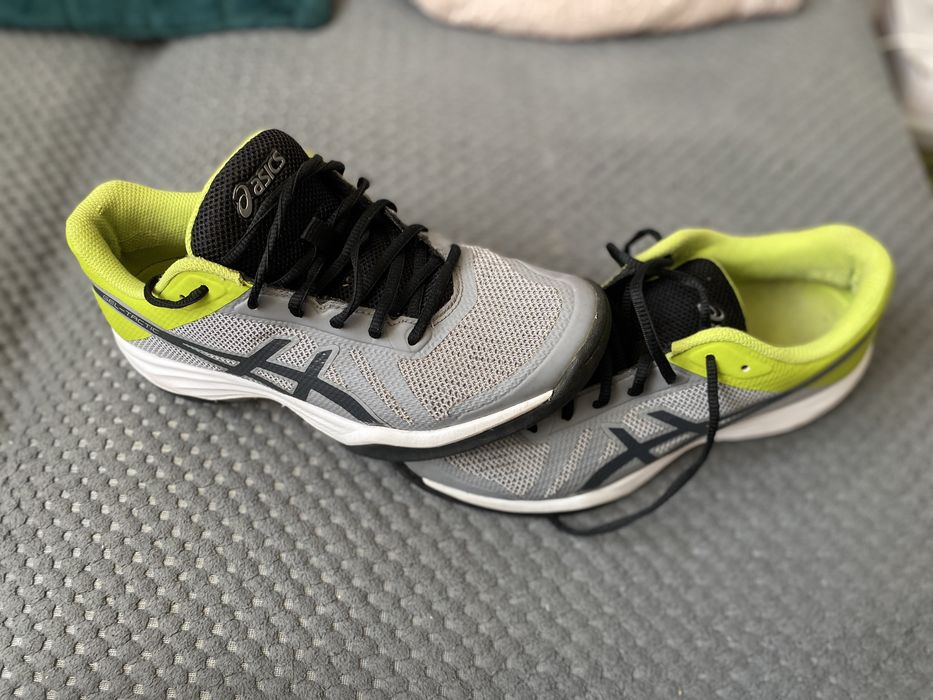 Buty  sportowe  asics 40