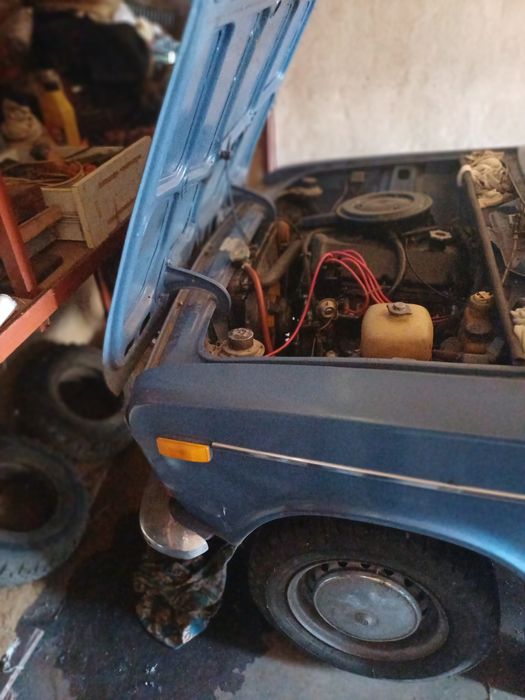 ВАЗ 2103 ,1975г, синего цвета.