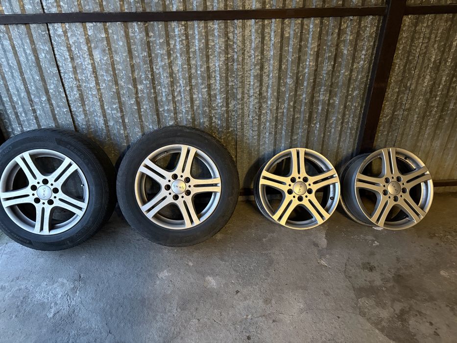 sprzedam 4 felgi +2 opony