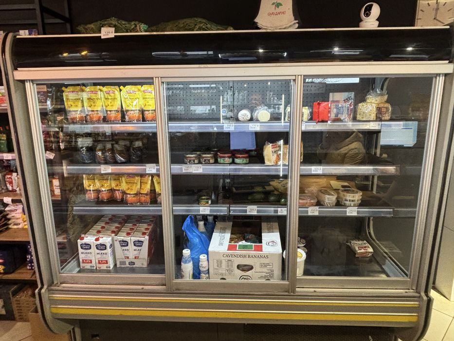 Холодильна вітрина Регал