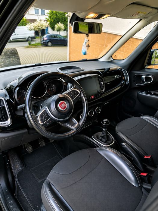 Vendo FIAT 500L em otimo estado