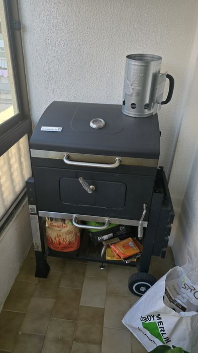 Churrasqueira a carvão Tarrington House + Acendedor