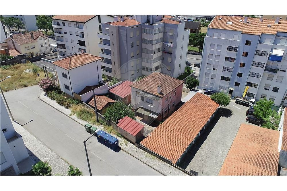 Prédio  para venda — Santo António dos Olivais, Coimbra
