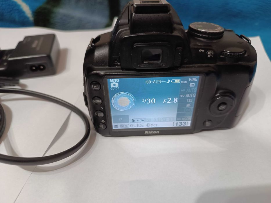 Продам фотоапарат nikon d3000