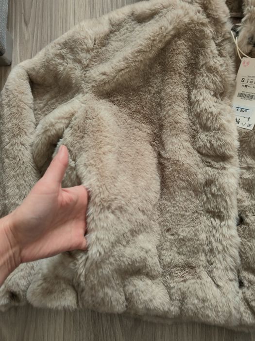 Futro z kapturem Zara