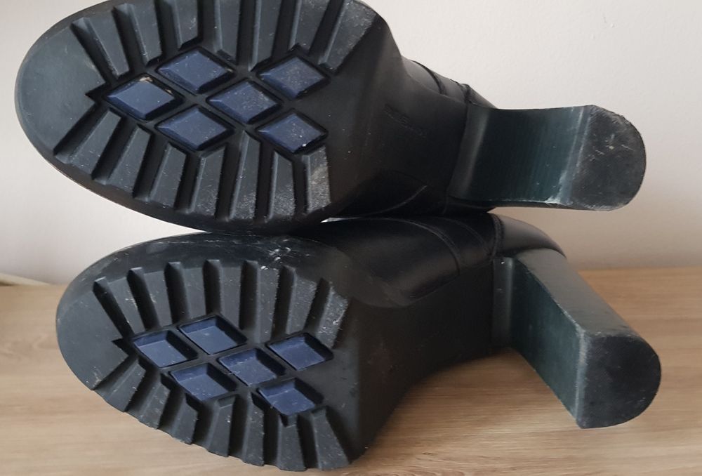 Tommy Hilfiger granatowe botki