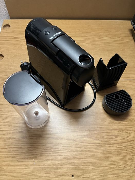 Maquina de cafe Nespresso Essenza Mini para peças