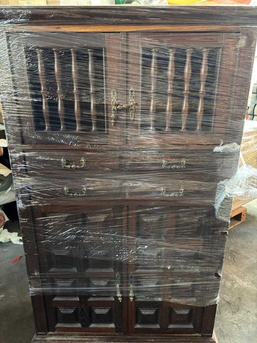 Móvel em Madeira Maciça