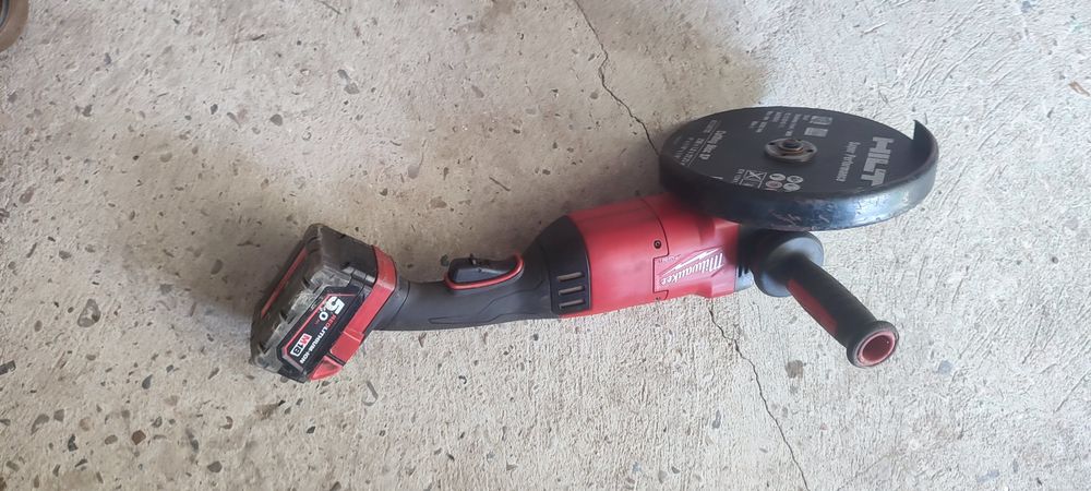 Milwaukee szlifierka kątowa 230 duza