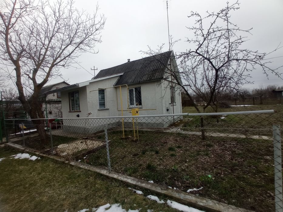 Продам дві дачі   в Тетерівському масиві зимовий варіант