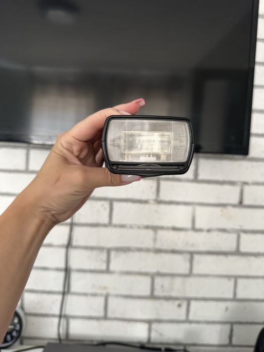 Продам спалах Yongnuo  yn560