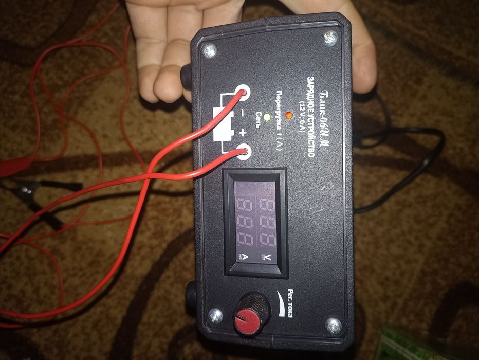 Зарядний до АКБ 12в 6а