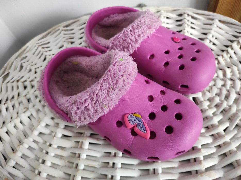 Buty , klapeczki , crocsy w rozmiarze 28/29.
Długość wkładki 17,8 cm .