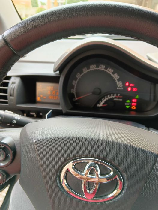 automovel toyota iq — photo 4