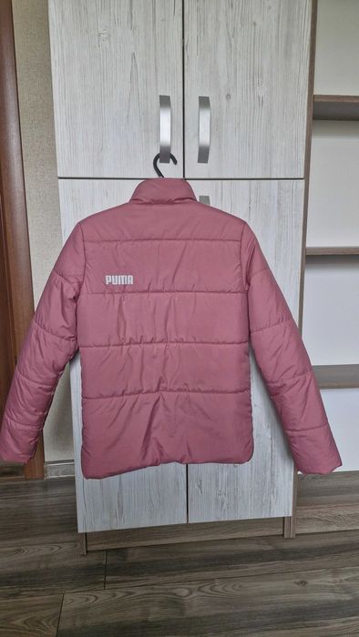 Куртка жіноча puma S розмір