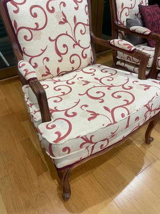 2 cadeirões sala. Muito confortáveis e elegantes. 450 euros o conjunto