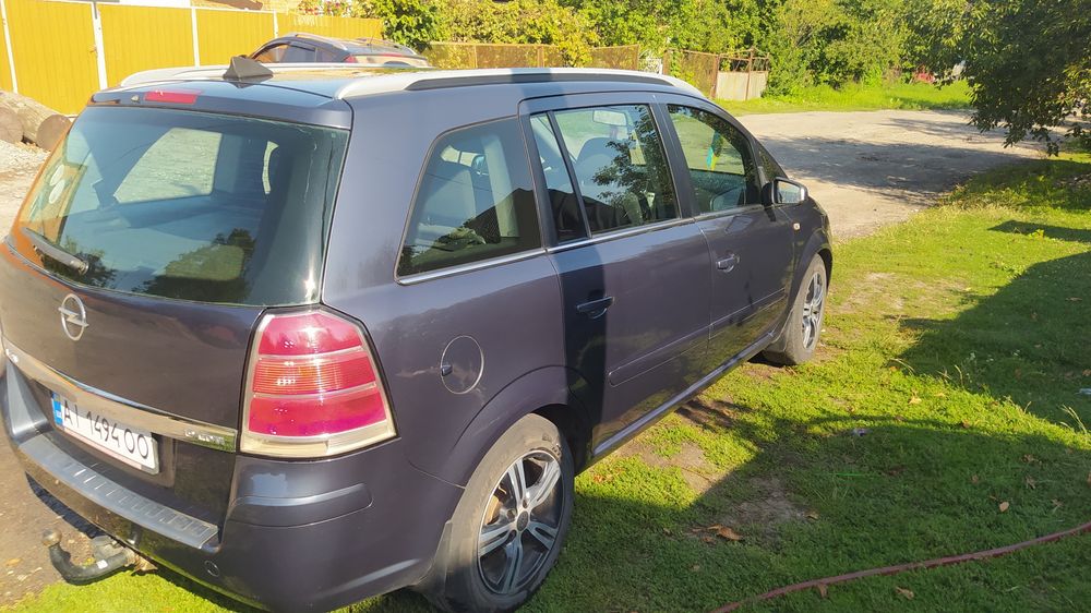 Продам авто опель зафіра б або обміняю на дешевше авто з вашою доплато