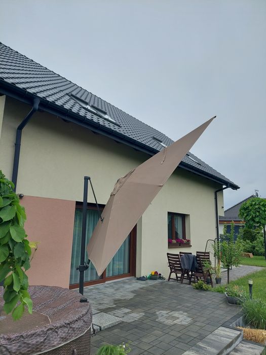 Parasol ogrodowy 3x3 m brązowy pokrowiec płyty granitowe komplet