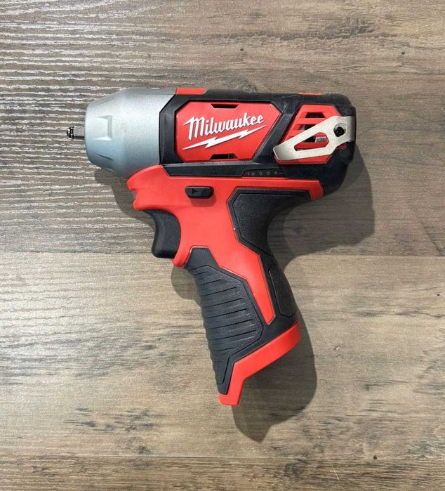 Subkompaktowy klucz udarowy 1/4" Milwaukee M12 (2461-20) BIW14