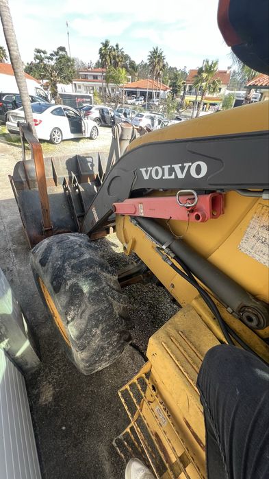 Retroescavadora volvo 2005