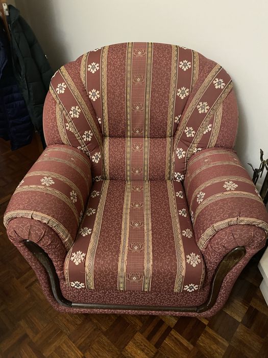 Sofá de 3 lugares com mais dois cadeirões