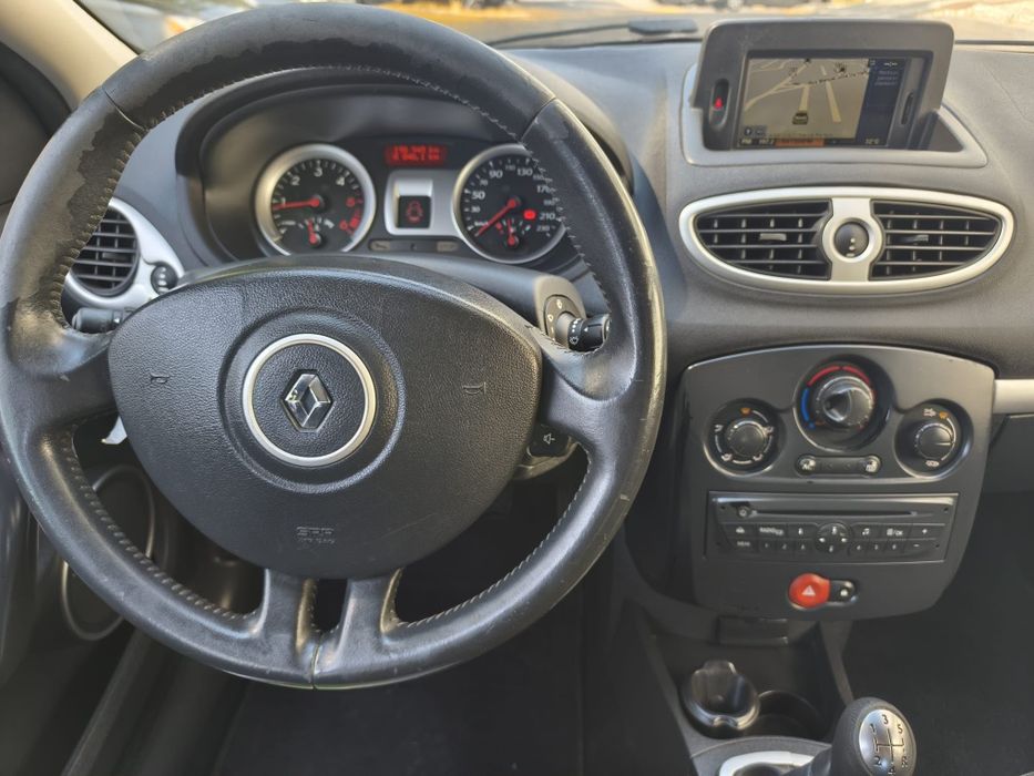 Renault Clio — fotografia 8