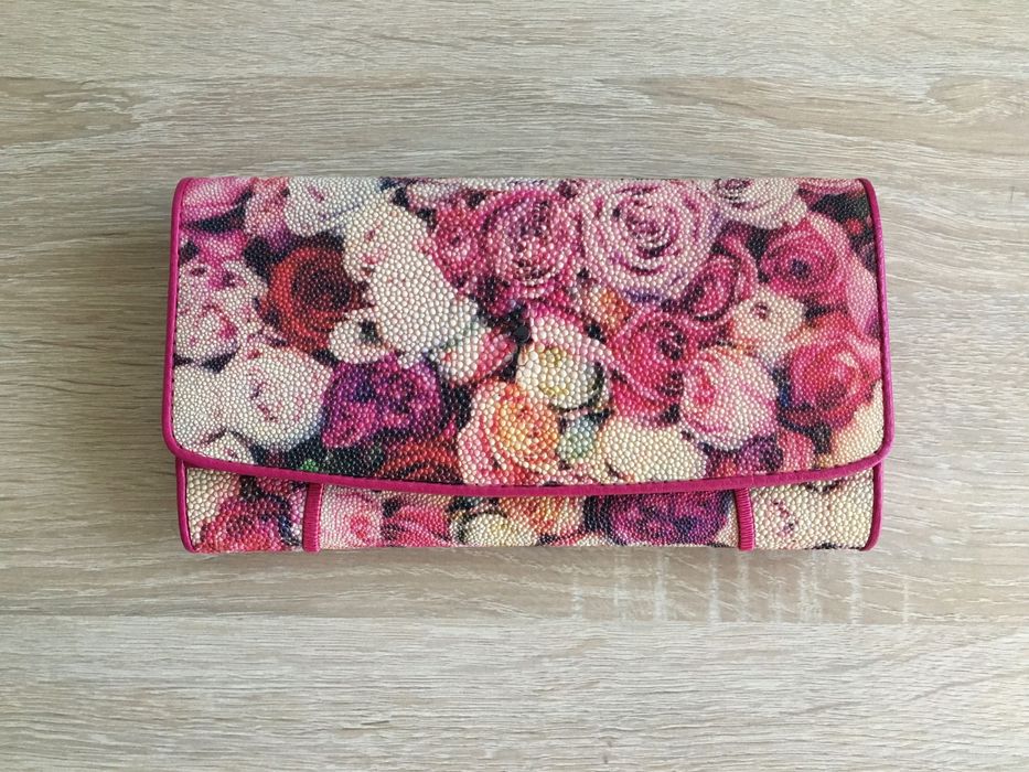 Кошелек портмоне женский из кожи ската розовые розы