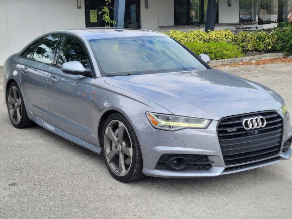 Ми забезпечуємо повну прозорість! VIN, Carfax, CarVertical, історія обслуговування — вся інформація про авто доступна за запитом. Пиши нам, щоб дізнатися всі деталі та бути впевненим у своєму виборі!