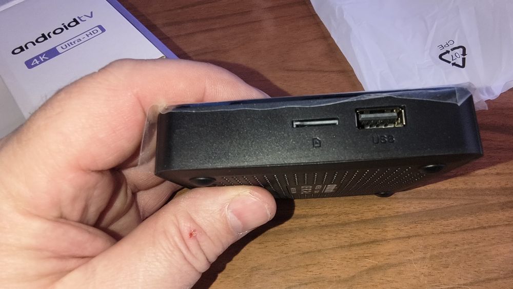 Смарт ТВ приставка Q7 8+128 Гб Android 14 TV Box. Новая не юзаная