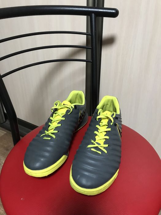 Сороконіжки nike tiempo legend-42-26,5 см