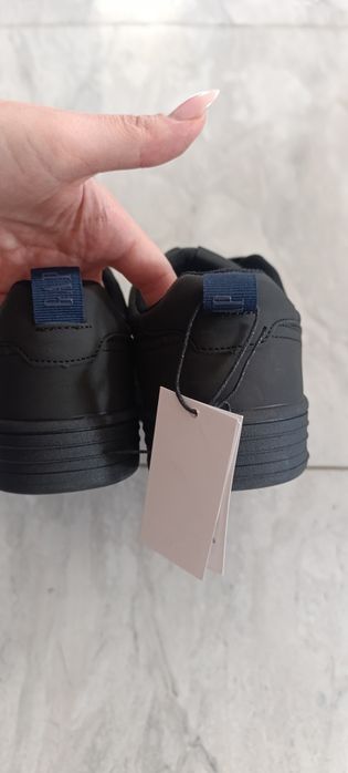 Sneakersy GAP 37
