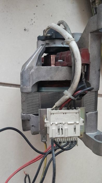 Двигатель на стиральную машинку