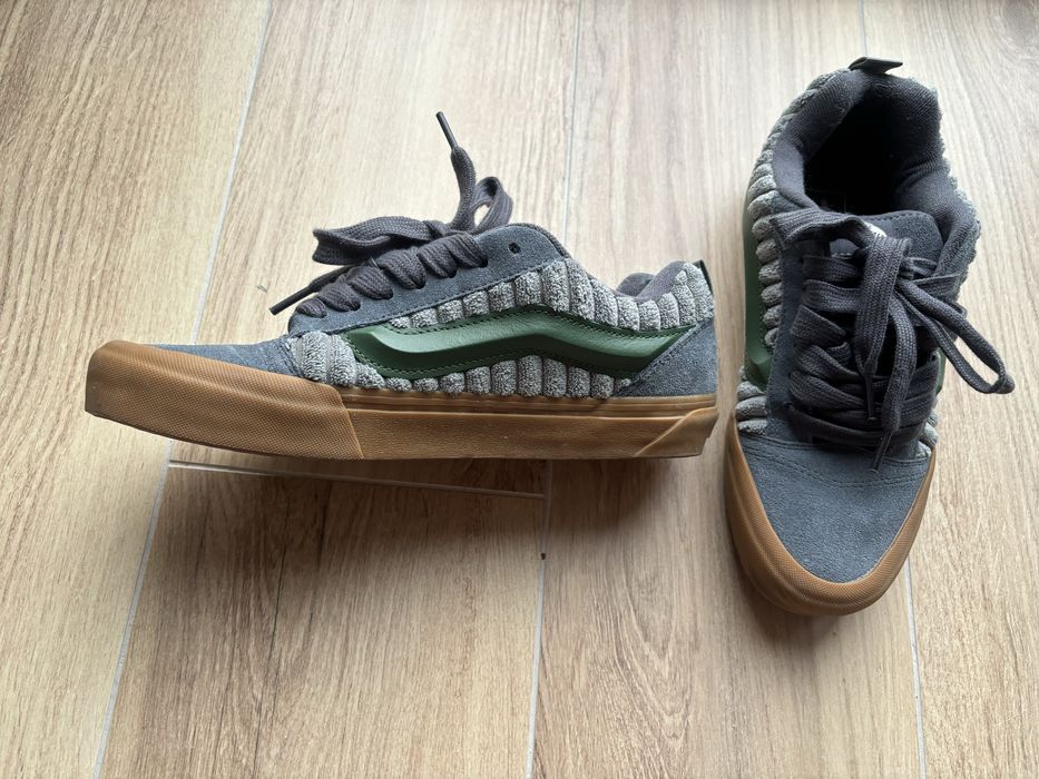 Vans trampki sztruksowe 41 oryginalne