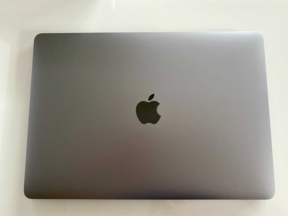 Apple MacBook Pro 13” 2020 | i5 | 8GB RAM | 512GB SSD | B. ZADBANY