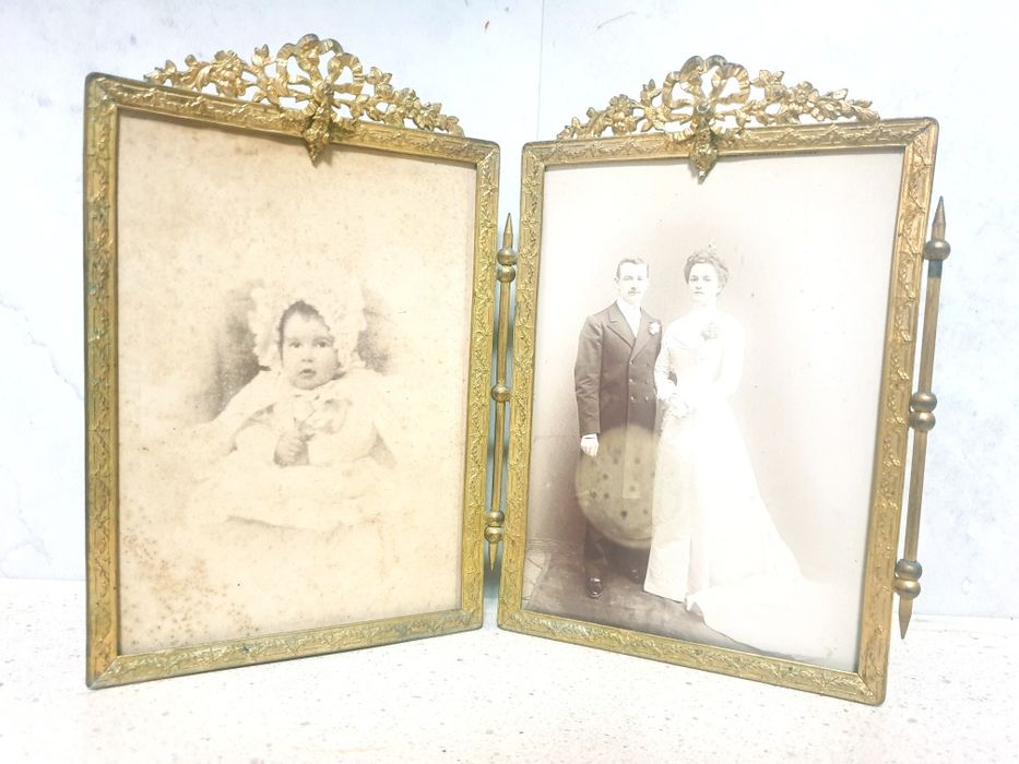 Beautiful antique Dona Maria double gold leaf frame