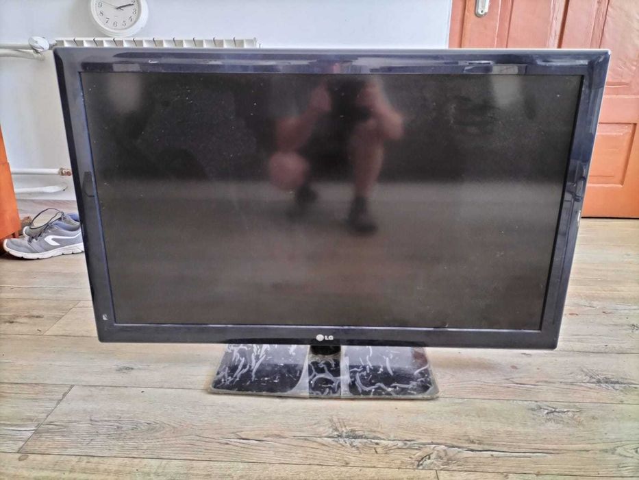 Telewizor LG 42" 2 szt.