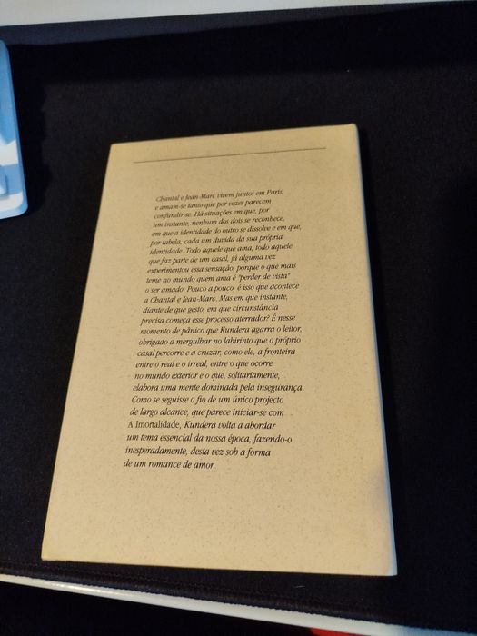 Livro -A identidade