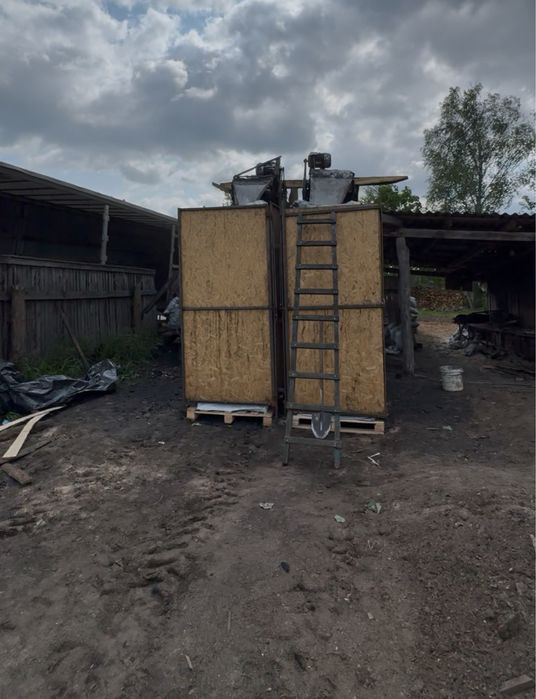 Обладнання для фасування деревного  вугілля в Біг Беги