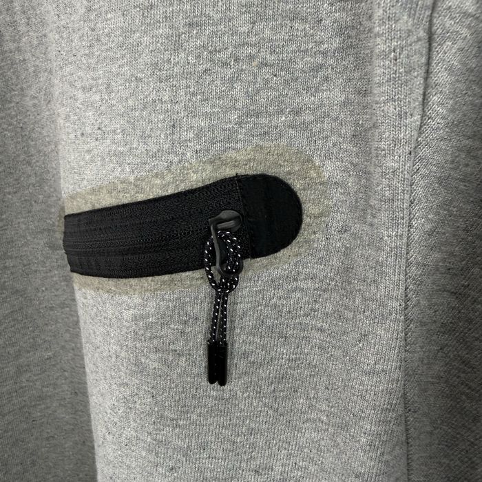 Футболка Nike Tech Fleece