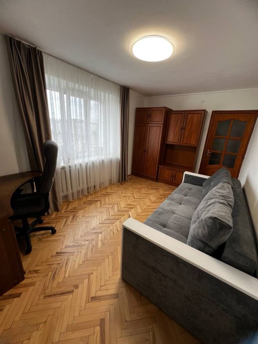 Терміново! Двокімнатна квартира неподалік Епіцентру.