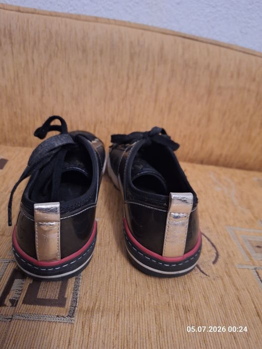 GUESS Sneakersy 38