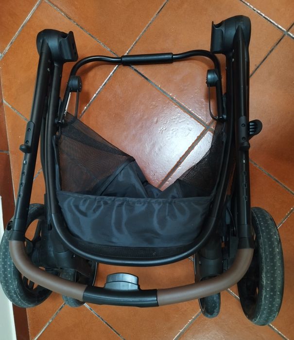 Carrinho de bebê Zelia S Trio com caixa