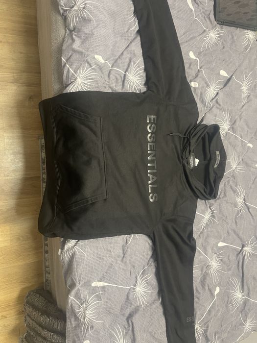 Продам кофту essentials